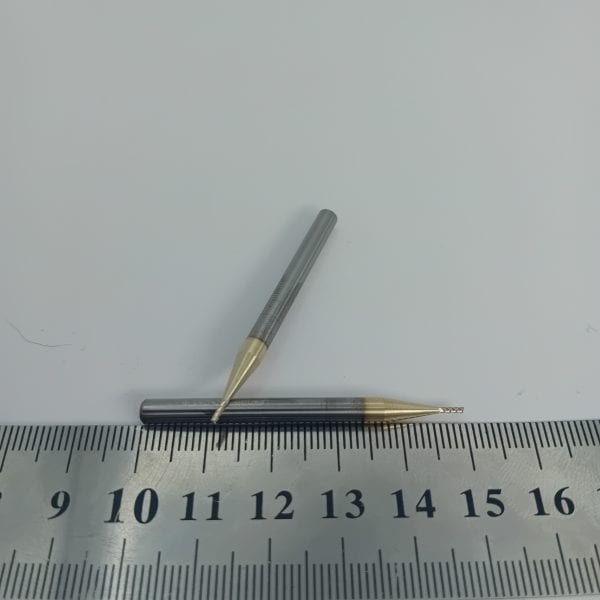 Фреза твердосплавная концевая по титану 1 мм (1x3x50)