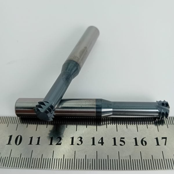 Твердосплавная трёхзубая резьбофреза M12x1.75