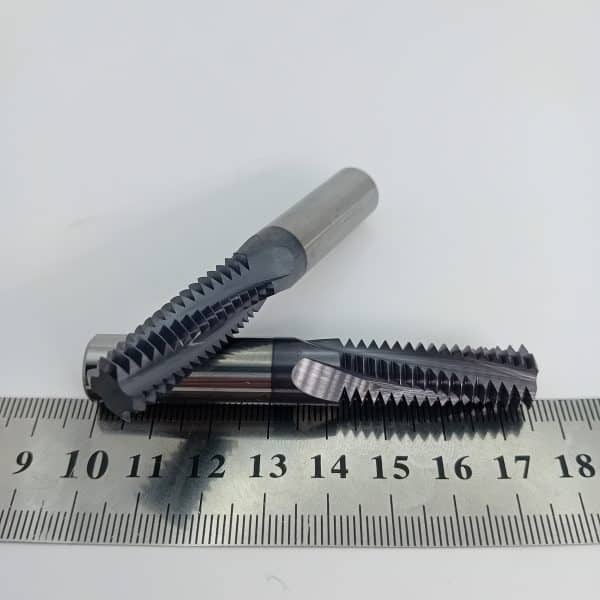 Твердосплавная полнозубая резьбофреза M16x2
