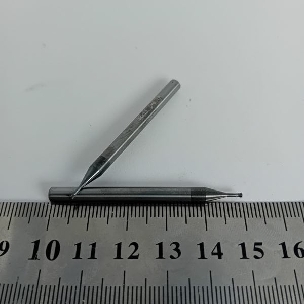 Твердосплавная трёхзубая резьбофреза M1.8x0.35