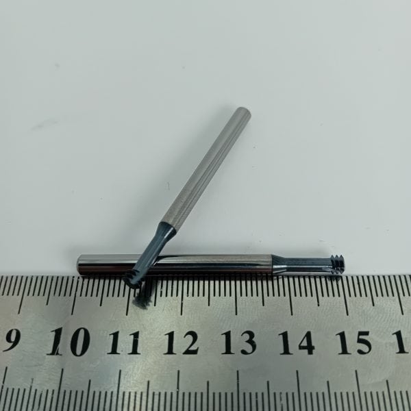 Твердосплавная трёхзубая резьбофреза M5x0.8