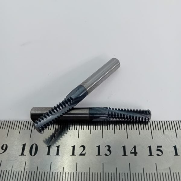 Твердосплавная полнозубая резьбофреза M8x1.25