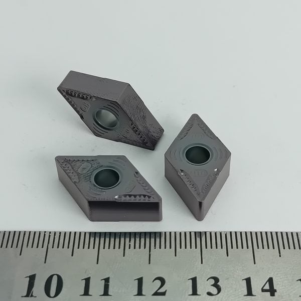 Токарная пластина DNMG150608 DM S1000